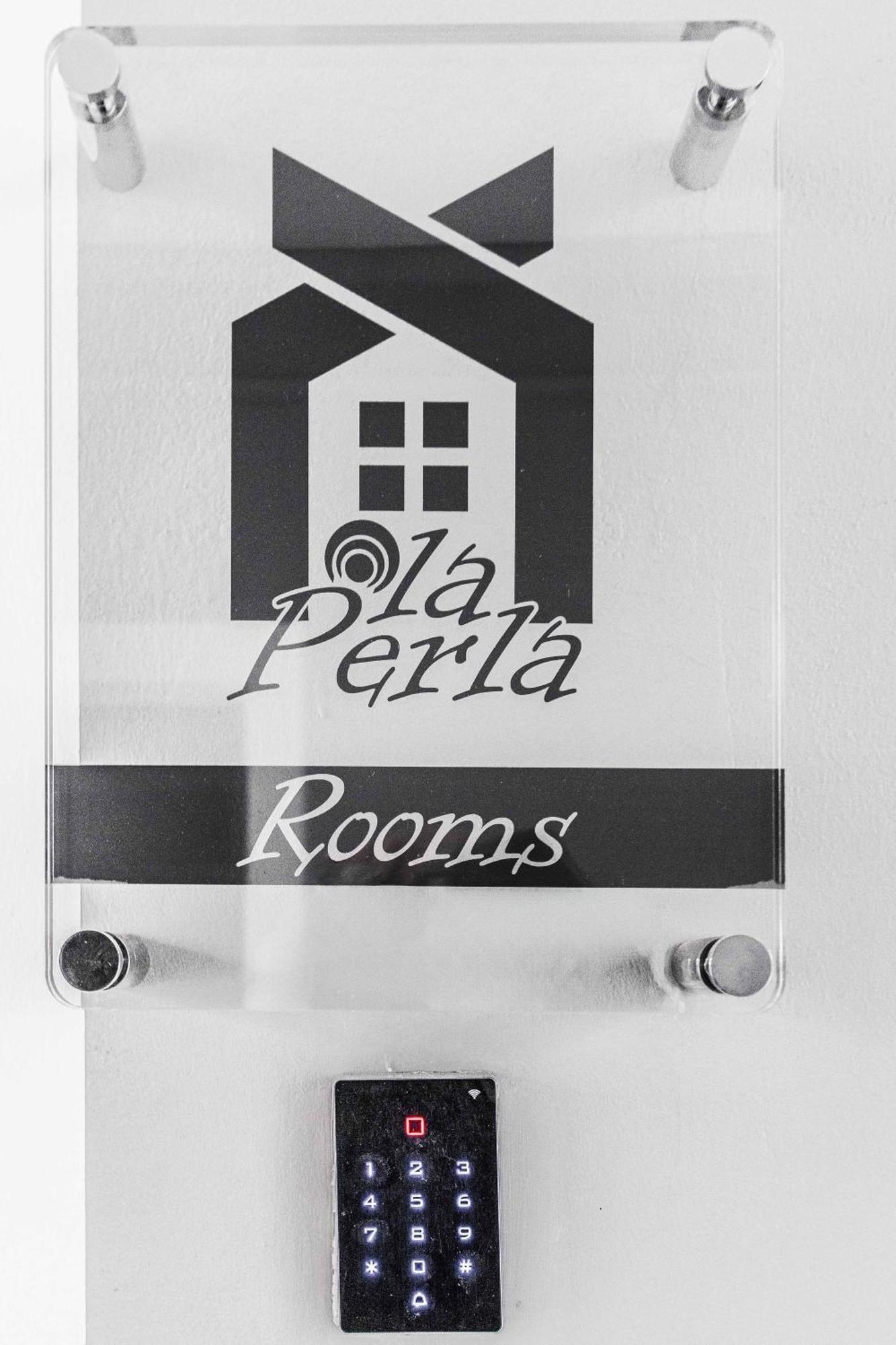 La Perla Rooms Saronno Exterior photo